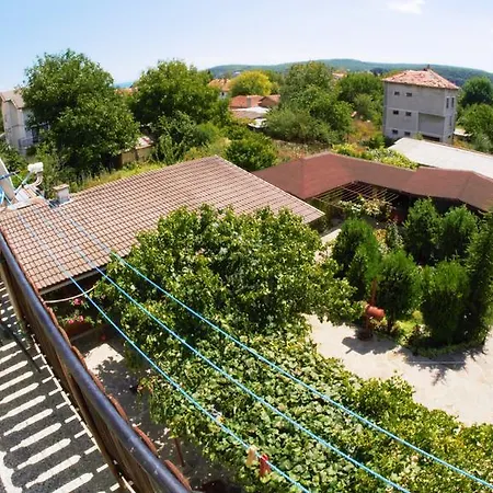 Pensjonat Atanasovi House 2*