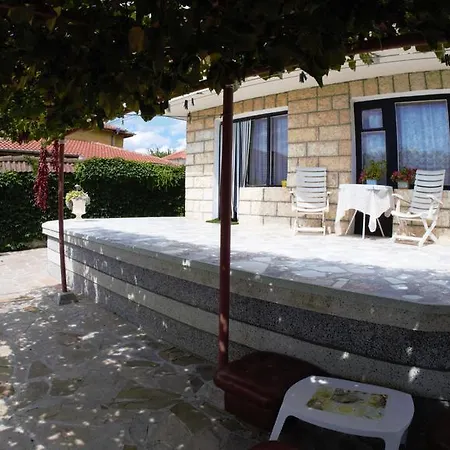 Atanasovi House