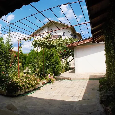 Atanasovi House Shkorpilovtsi